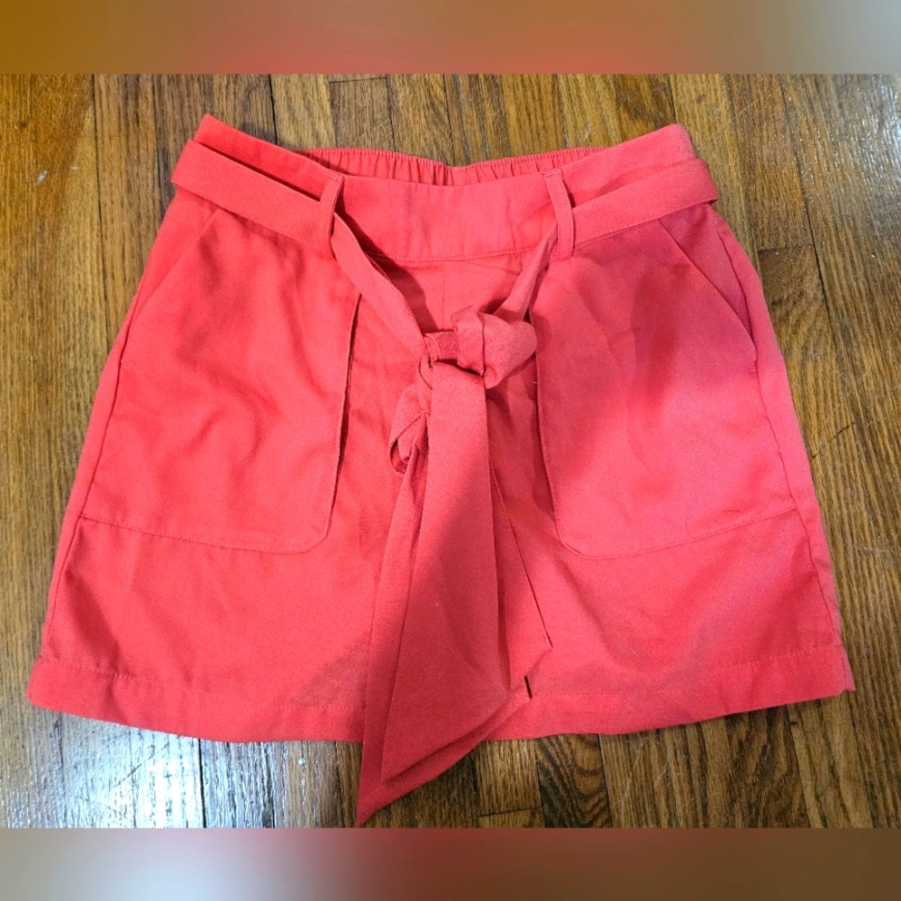 a new day Coral Flowy Shorts with elastic waist & bow tie size XS